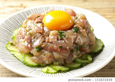 Spanish mackerel tartare 131672839