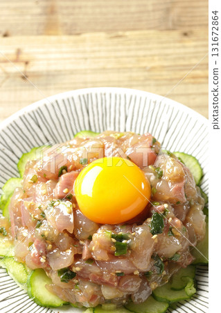 Spanish mackerel tartare 131672864