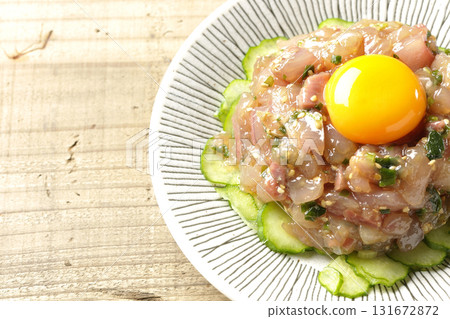 Spanish mackerel tartare 131672872