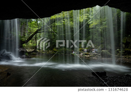The fantastical Nabegataki waterfall illuminated by light, Aso, Kumamoto 131674628