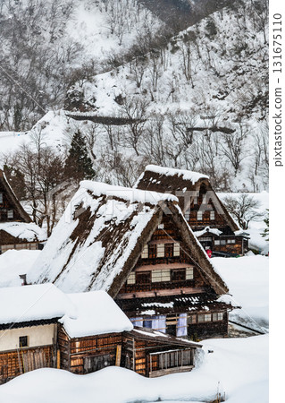 Snow-covered Ainokura Gassho-style Village in Gokayama Snow-covered Ainokura Gassho-style Village in Gokayama 131675110
