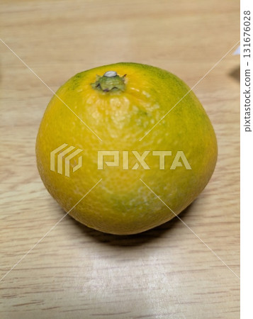 Early-ripening mandarins are in season now Early-ripening mandarins are in season now 131676028