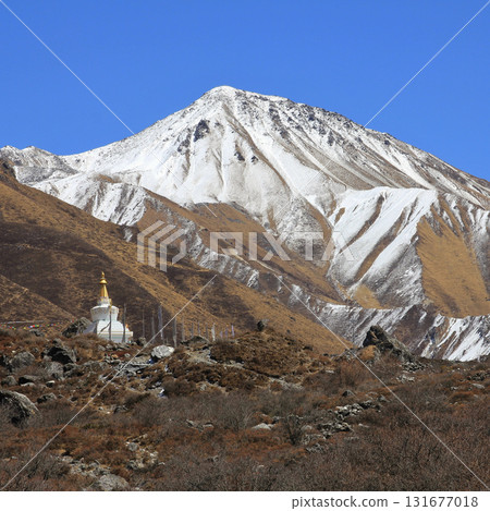 Popular viewpoint Tserko Ri. Langtang National Park, Nepal. Popular viewpoint Tserko Ri. Langtang National Park, Nepal. 131677018