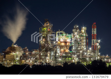四日市工廠的夜景(從燒津碼頭看到的鹽濱地區、昭和四日市製油廠) 四日市工廠的夜景(從燒津碼頭看到的鹽濱地區、昭和四日市製油廠) 131679479