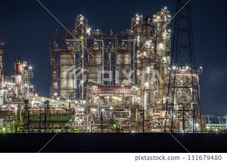 四日市工廠的夜景（從燒津碼頭看到的鹽濱地區、昭和四日市製油廠） 131679480