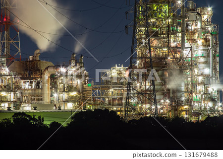 四日市工廠的夜景(從燒津碼頭看到的鹽濱地區、昭和四日市製油廠) 四日市工廠的夜景(從燒津碼頭看到的鹽濱地區、昭和四日市製油廠) 131679488