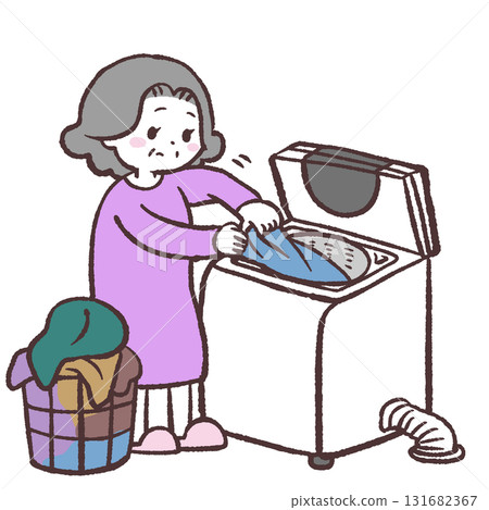 一位老年婦女在立式洗衣機中洗衣服的插圖 131682367