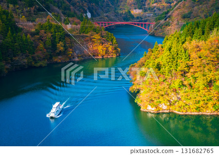 Shogawa Gorge (Autumn) Shogawa Gorge (Autumn) 131682765