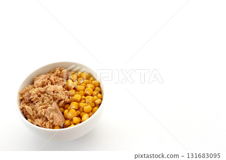 白色背景的鮪魚錐 白色背景的鮪魚錐 131683095