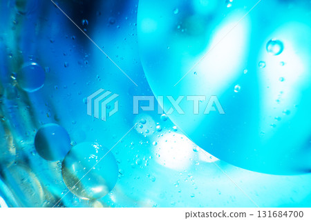 Oil bubbles close up. circles of water macro. abstract light blue background 131684700