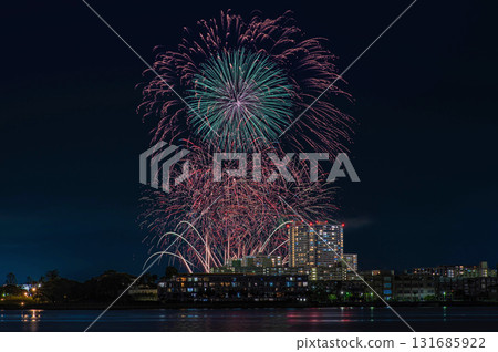 Fukuoka Higashi Ward Fireworks Festival seen from the pier 131685922