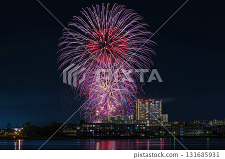 Fukuoka Higashi Ward Fireworks Festival seen from the pier 131685931