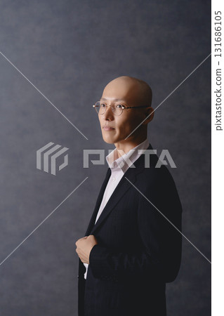 Portrait of a man in a suit 131686105