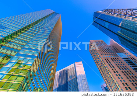 日本東京城市景觀，俯瞰汐留辦公區。邁向新時代 131686398