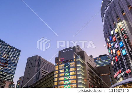 大阪站週邊的聖誕彩燈（大阪市北區梅田） 131687140