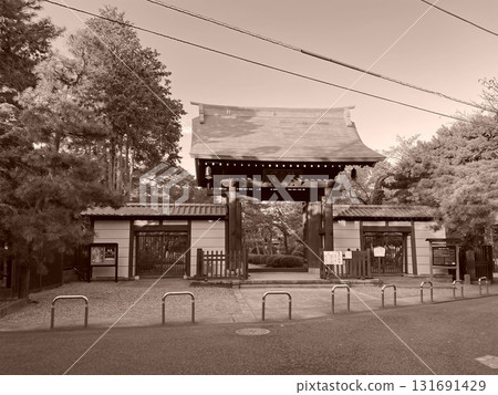 The historic gate of Gotokuji Temple, famous for its beckoning cat 131691429