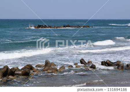 Coastal wave-dissipating block 131694186