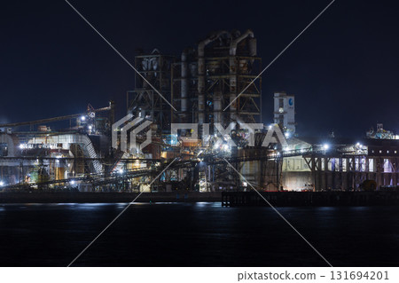 Factory night view: Shunan Industrial Complex, Shunan City, Yamaguchi Prefecture 131694201