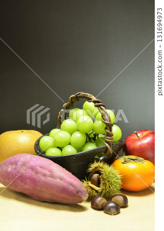 秋季食物:蔬菜和水果 秋季食物:蔬菜和水果 131694973