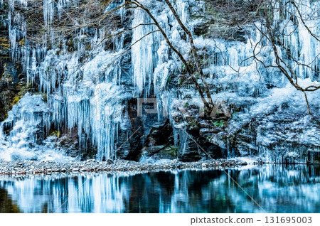 Icicles of Misotsuchi, Chichibu, Saitama 131695003