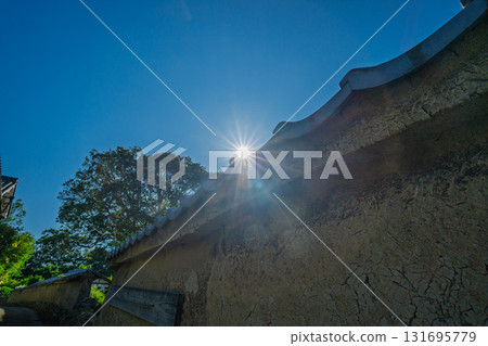 The earthen wall remaining in Bishamon Mukohata, Chitose-cho, Kameoka City, Kyoto Prefecture, looks like something out of a period drama The earthen wall remaining in Bishamon Mukohata, Chitose-cho, Kameoka City, Kyoto Prefecture, looks like something out of a period drama 131695779