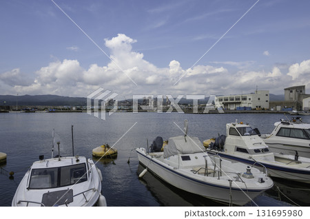 遊艇停泊在港口 遊艇停泊在港口 131695980