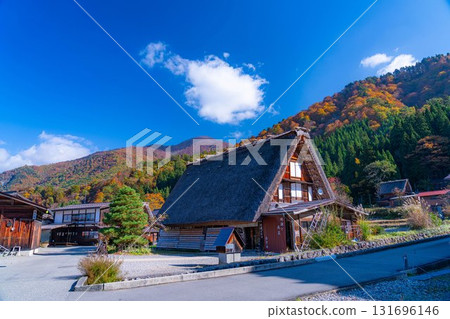 [World Heritage Site] Shirakawa-go in full autumn color [Gifu Prefecture] 131696146
