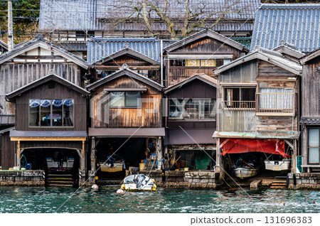 京都伊根船屋 131696383