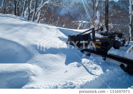 積雪 下雪 雪 131697073