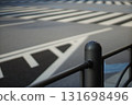 人行道圍籬和道路網格圖案 131698496