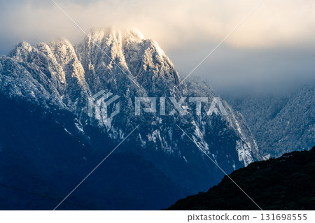 世界自然遺產 神明的居所 精進岳 屋久島（冬季） 131698555