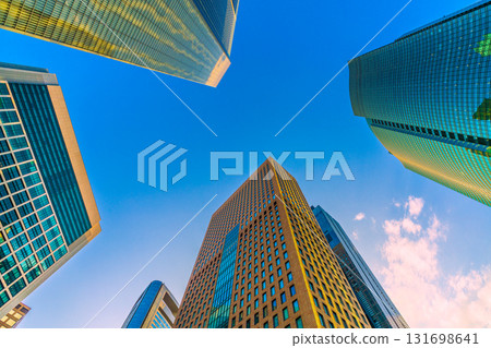 日本東京城市景觀,俯瞰汐留辦公區。邁向新時代 日本東京城市景觀,俯瞰汐留辦公區。邁向新時代 131698641