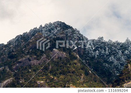 The mystical and fantastical mountains where gods reside: Yakushima, a World Heritage Site (Winter) The mystical and fantastical mountains where gods reside: Yakushima, a World Heritage Site (Winter) 131699204
