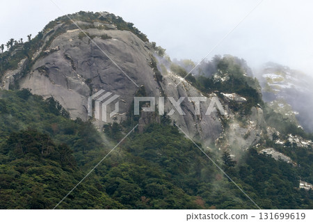 神明居住的巨大花崗岩山脈－世界遺產屋久島（冬季） 131699619