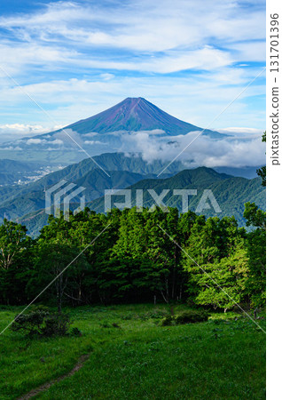 Spectacular view of Mt. Fuji and the mountain ranges from Mt. Karagaharazuri in summer 131701396