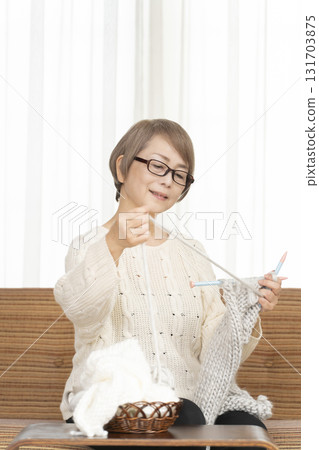 高級婦女編織 131703875