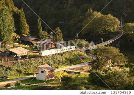 初秋的高山本線 初秋的高山本線 131704589