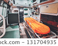 救護車內部 131704935