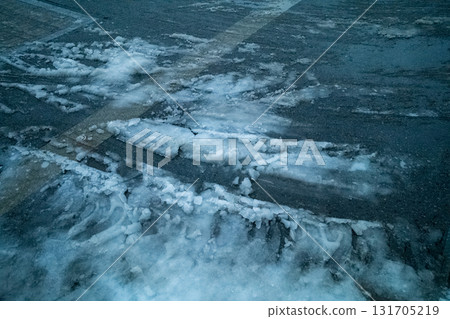 snowy, winter, fallen snow 131705219