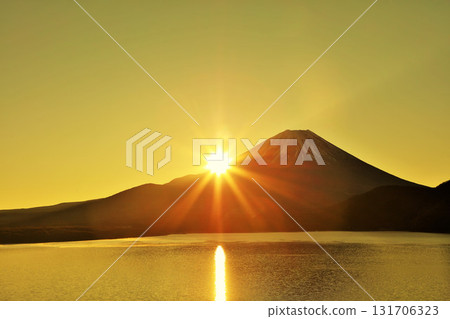 Japan's dawn Mt Fuji and the sun Japan's dawn Mt Fuji and the sun 131706323