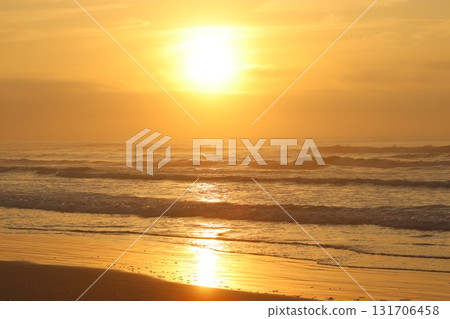 從海上看到的日出 從海上看到的日出 131706458