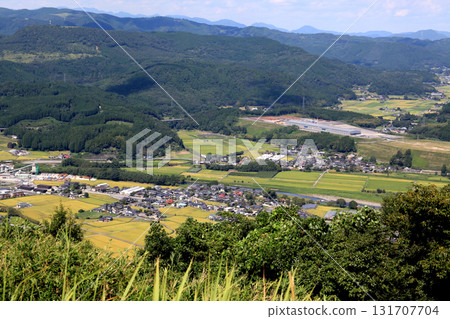 View from the summit of Mount Kirikabu in Kusu Town, Oita Prefecture. Rural scenery and townscape of the Kusu Basin. View from the summit of Mount Kirikabu in Kusu Town, Oita Prefecture. Rural scenery and townscape of the Kusu Basin. 131707704