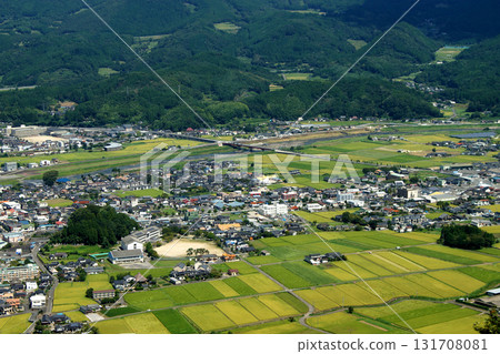 View from the summit of Mount Kirikabu in Kusu Town, Oita Prefecture. Rural scenery and townscape of the Kusu Basin. 131708081