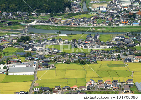 View from the summit of Mount Kirikabu in Kusu Town, Oita Prefecture. Rural scenery and townscape of the Kusu Basin. 131708086