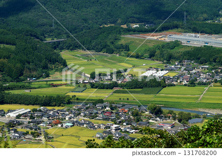 View from the summit of Mount Kirikabu in Kusu Town, Oita Prefecture. Rural scenery and townscape of the Kusu Basin. 131708200