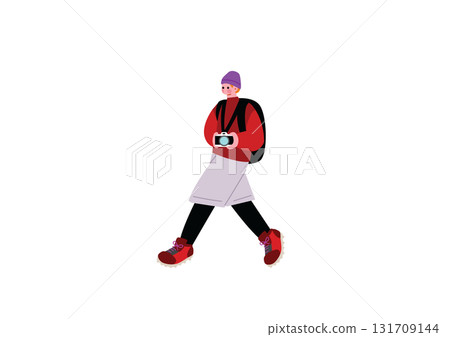 一名男子帶著相機享受登山 131709144
