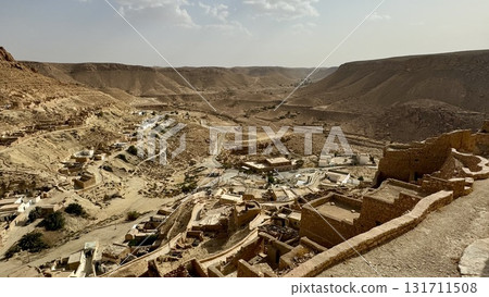 從城牆之上俯瞰沙漠景觀 131711508