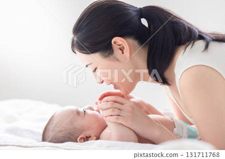 寶貝和媽媽 131711768