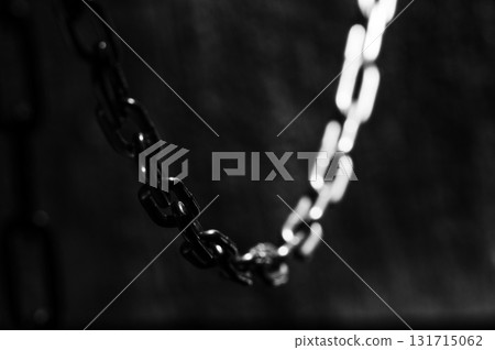 The hardened steel chain is designed for harsh environments The hardened steel chain is designed for harsh environments 131715062