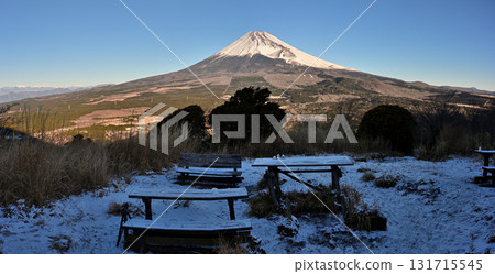 Mount Echizen in the Aitaka Mountains. Panoramic photo of Mount Fuji seen from Umanose Observatory in midwinter. 131715545